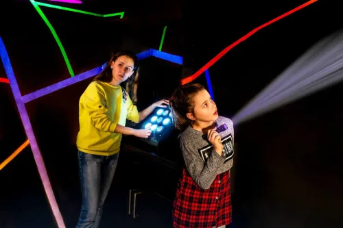 The trap of the crazy professor. Kids